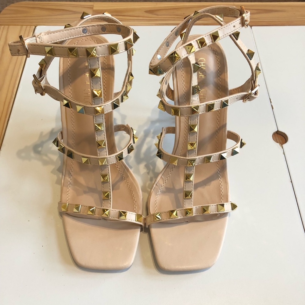 Chase + Chloe sandal